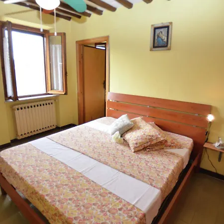 Lovely Cottage In Gualdo With Swimming Pool Casa de Férias Massarosa