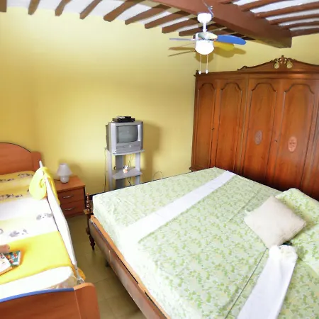 Lovely Cottage In Gualdo With Swimming Pool Casa de Férias *