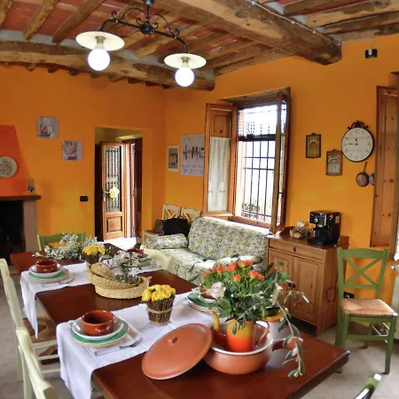 Lovely Cottage In Gualdo With Swimming Pool Casa de Férias